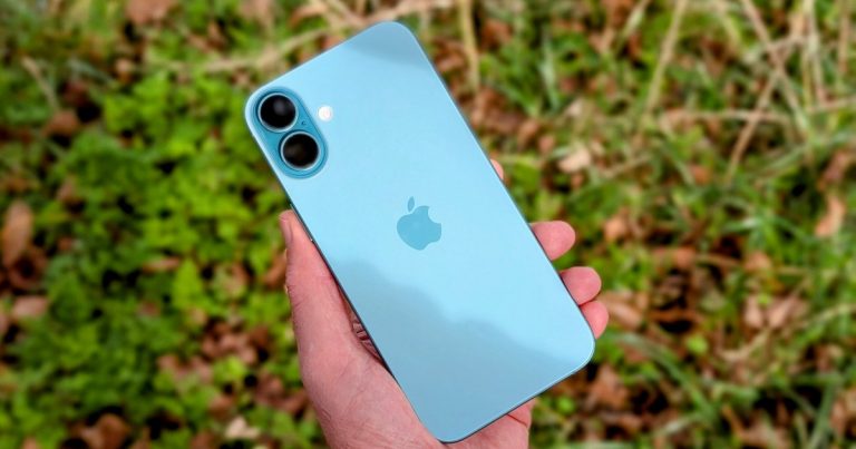 Test de l'iPhone 16 Plus : le téléphone le plus compliqué que j'ai jamais testé